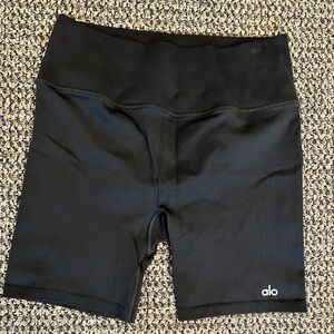 Alo ribbed biker shorts